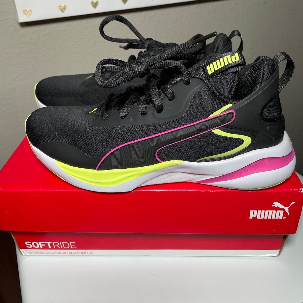 PUMA womens Softride Rift Cross Trainer, Puma Black-fizzy Yellow, 6.5 US